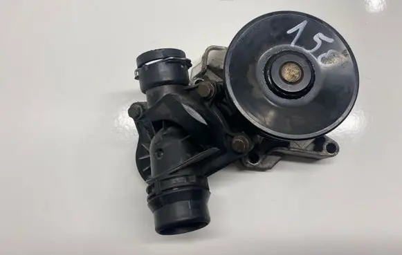 BMW X3 E83 Water pump 