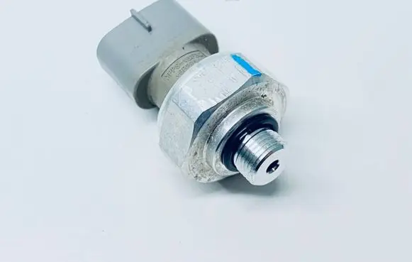 Suzuki SX4 S-Cross Air conditioning (A/C) pressure sensor 4990008630
