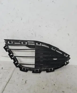 BMW 4 G22 G23 G24 G26 Front bumper lower grill 7450646 15857711