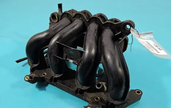 Ford Fiesta Intake manifold VP2S6U-9424-CB IMPRK1395845
