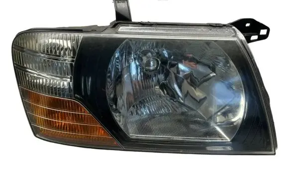 Mitsubishi Pajero Headlight/headlamp 10087420 992699005