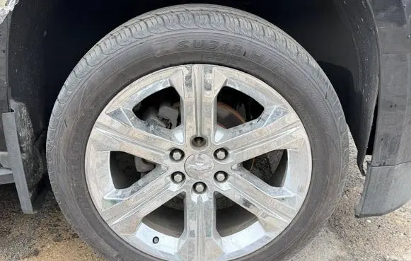 Chevrolet Suburban R22 alloy rim 