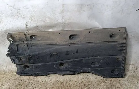Audi Q2 - Engine splash shield/under tray 5Q0825201AE 5Q0825271A