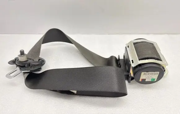 BMW 6 E63 E64 Front seatbelt 602321100 040909 0030R00000