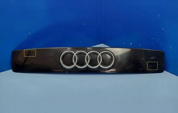 Audi A2 Front bumper upper radiator grill 8Z0853631