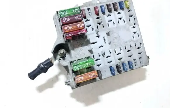 Alfa Romeo 147 Fuse box set 46558759