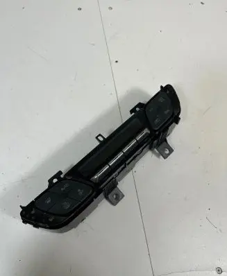 Toyota C-HR I Climate control unit 55900F4380