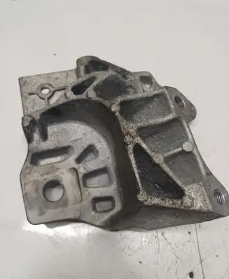 Volvo XC60 Engine mounting bracket 31401633