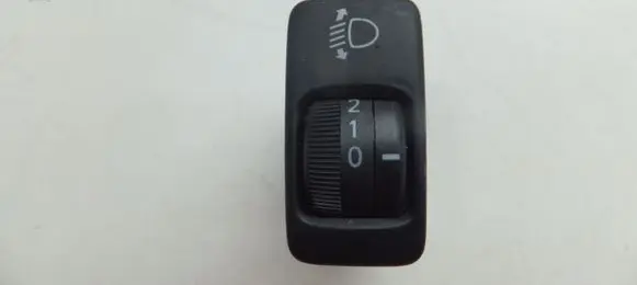 Toyota Land Cruiser (J100) Headlight level height control switch