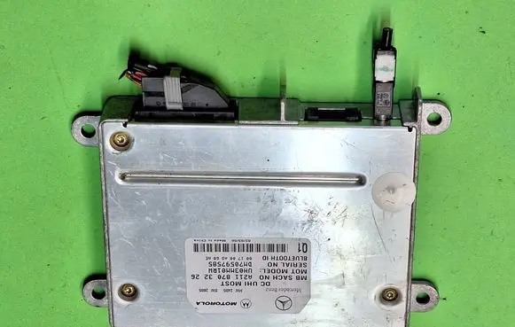 Mercedes-Benz E W211 Bluetooth control unit module A2118703226 DM70597585 UH03MM01RW