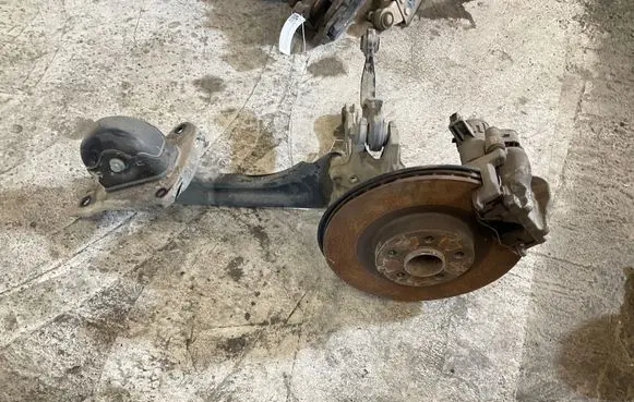 Polestar 2 Rear wheel hub spindle/knuckle 