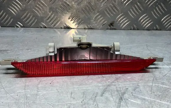 Toyota Avensis T250 Third/center stoplight P1208