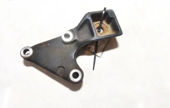 Peugeot 307 Engine mounting bracket 9635711280