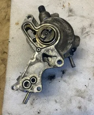 Seat Alhambra (Mk1) Vacuum pump 038145209A