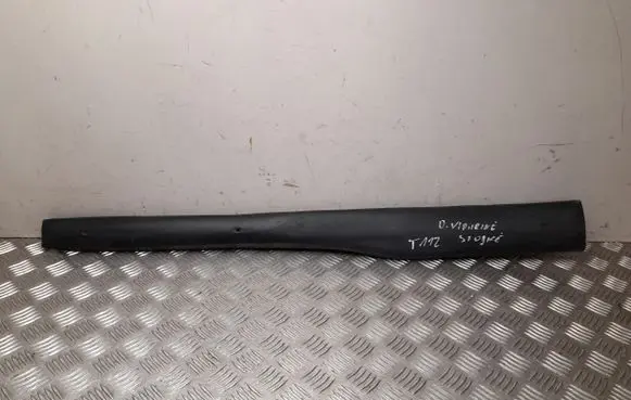 Mercedes-Benz 190 230 W110 W111 (B) pillar trim (top) 112