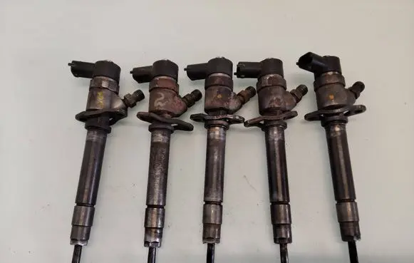 Volvo V70 Fuel injectors set 0445110078