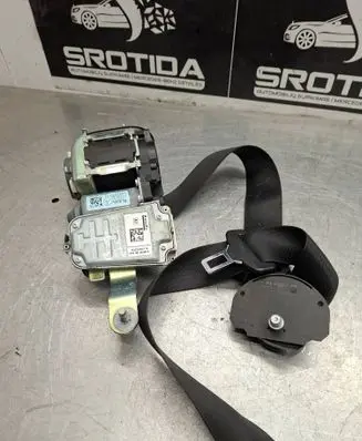 Mercedes-Benz E W212 Front seatbelt A2128607685