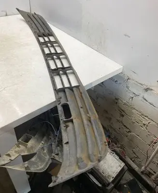 Ford Mondeo MK I Front bumper lower grill 93BB17B968AB