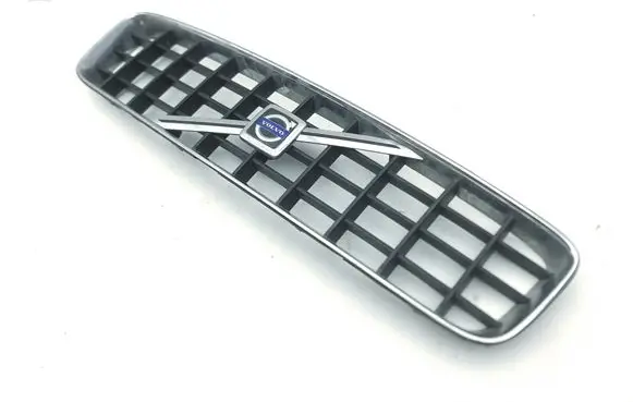 Volvo XC90 Front bumper upper radiator grill 8620641