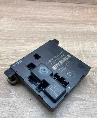 Mercedes-Benz E W211 Door control unit/module 2118201626