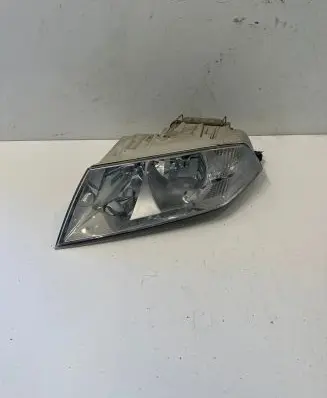 Skoda Octavia Mk2 (1Z) Headlight/headlamp