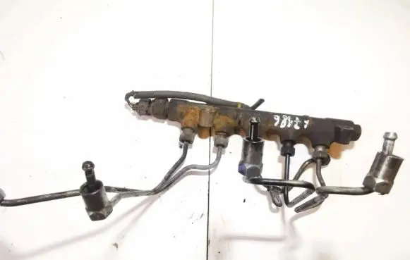 Toyota Avensis Verso Fuel main line pipe