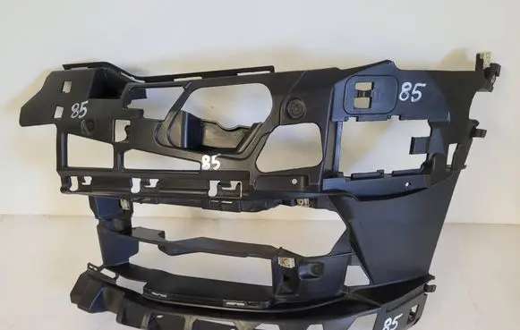 BMW 5 G30 G31 G38 Front bumper mounting bracket 51117385345