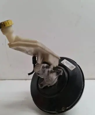 Peugeot 207 Brake booster 9682338480