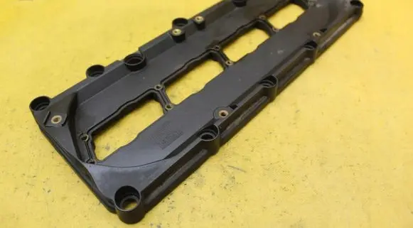 Audi A8 S8 D3 4E Rocker cam cover 057103470J