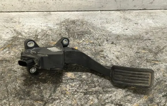Toyota Yaris Accelerator throttle pedal 781100D030