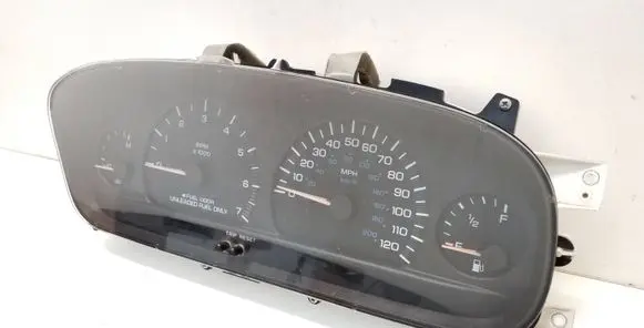 Chrysler Town & Country III Speedometer (instrument cluster) P04685620 701138