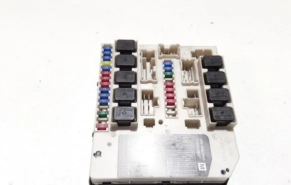 Nissan X-Trail T31 Fuse module