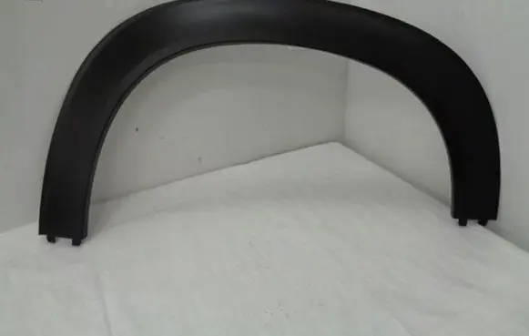 Fender trim (molding)