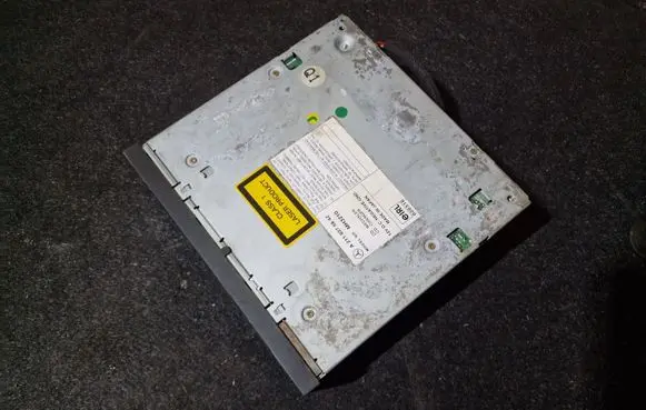 Mercedes-Benz CLS C219 Navigation unit CD/DVD player 2118275542