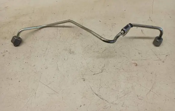 Nissan Qashqai+2 Fuel line pipe