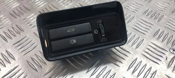 Jaguar XJ X351 Tailgate/boot open switch button AW9311654AA