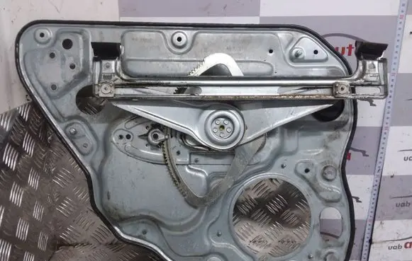 Volvo S40 Rear window lifting mechanism without motor 0810833 8679083