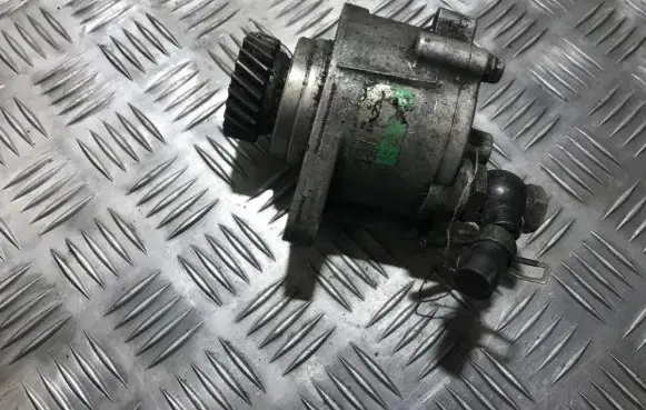 Toyota Avensis T250 Power steering pump