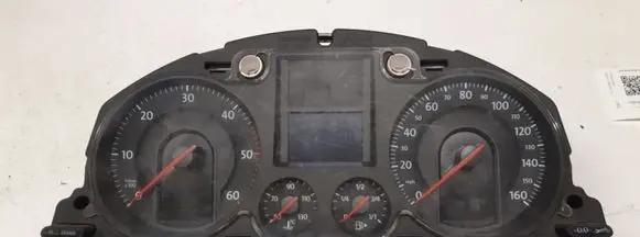 Volkswagen PASSAT B6 Speedometer (instrument cluster) 3C0920960K