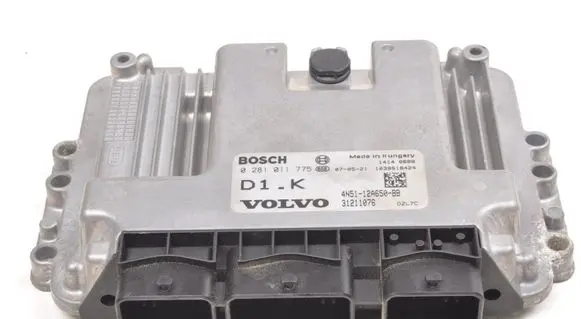 Volvo V50 Engine control unit/module ECU 31211076