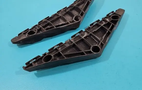 Toyota Avensis T270 Front bumper mounting bracket 52535-05040 IMPRK1377685