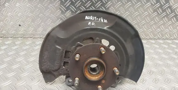 Toyota Auris E180 Front wheel hub