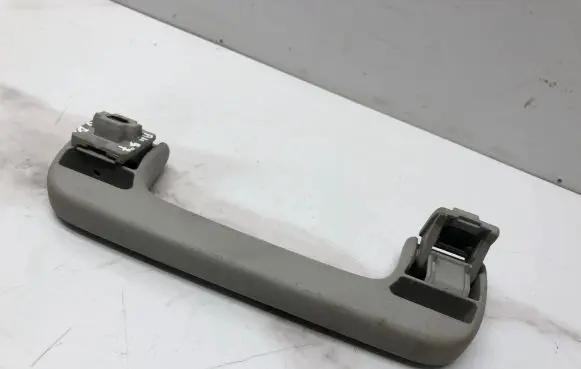 Audi A4 S4 B7 8E 8H Front interior roof grab handle 8E0857607