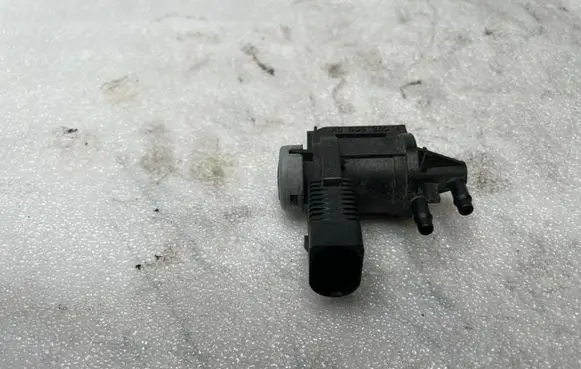Volkswagen Touareg III Turbo solenoid valve 1K0906283A