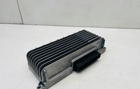 Audi A4 S4 B8 8K Sound amplifier 8T0035223J 8T0035223