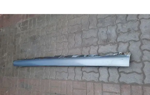 Toyota Avensis Verso Front sill (body part)