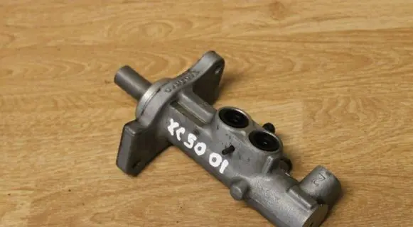 Volvo XC90 Master brake cylinder 8646008