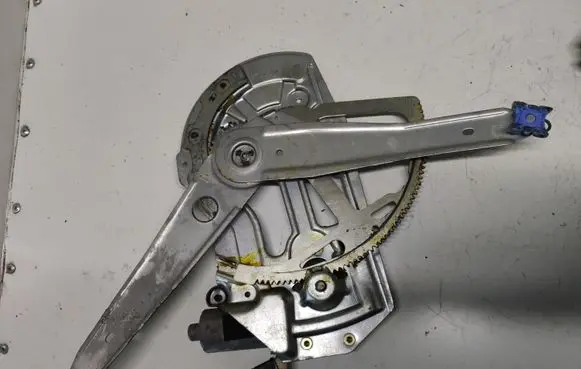Volvo S60 Front door window regulator with motor 101354XXX