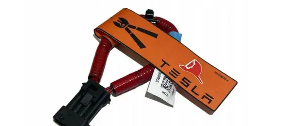 Tesla Model S Battery relay fuse 1028936-00-A