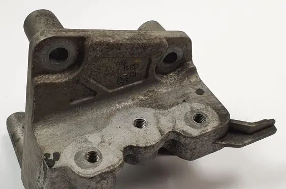 Opel Insignia A Engine mounting bracket 23250665